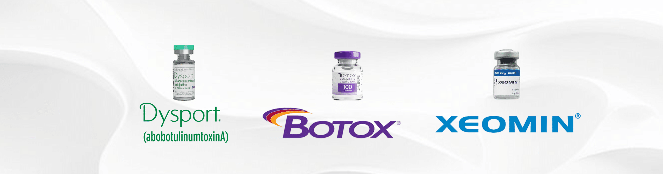 展示三種肉毒桿菌產品的瓶子，包括「Dysport」（abobotulinumtoxinA）、標有「Botox」的瓶子和「XEOMIN」的瓶子，背景為柔和的白色，突顯這些產品的名稱和品牌。